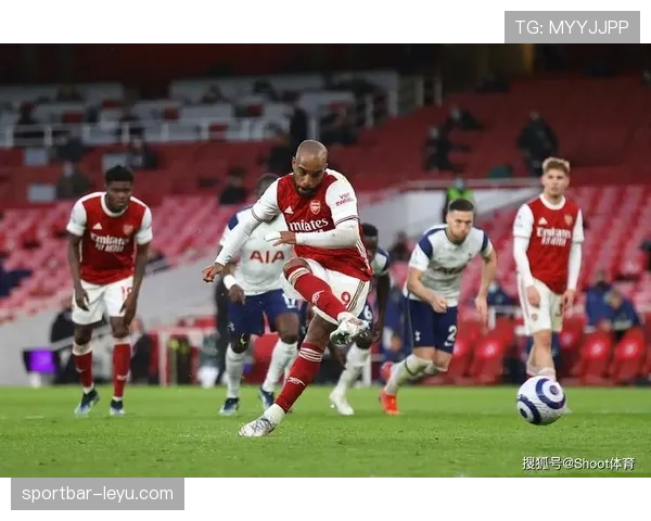 特劳雷状态回暖闪耀英超，强势助力球队争冠征程