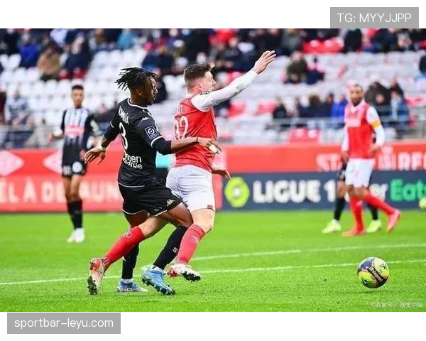 多萨里状态火热,助利雅得新月强势领跑争冠行列