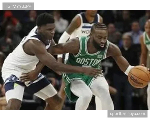 杰伦·威廉姆斯挡拆中拉开空间效率提升显著助力球队攻防转换